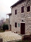 Bibali - casa di pietra e cortile